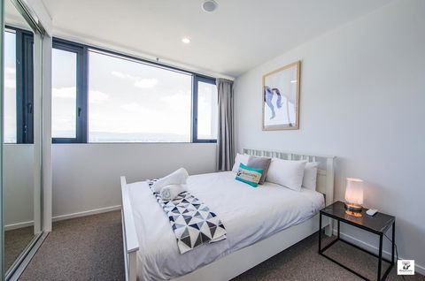 KOZYGURU BROADBEACH AMAZING VIEW 2 BED APT + FREE PARKING WALK TO BEACH QBR004 - Accommodation Port Macquarie 1