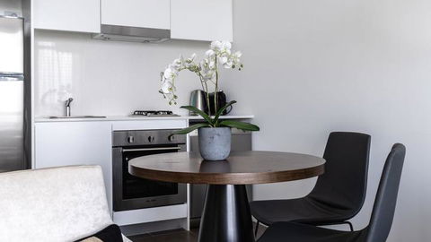 KOZYGURU Chatswood Luxury Studio NCH088 - Accommodation Port Macquarie 1