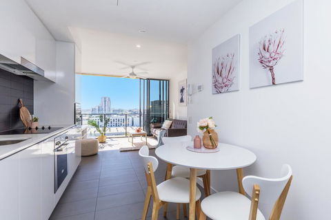 KOZYGURU FORTITUDE VALLEY AMAZING VIEW 2BED APT + FREE PARKING QFV010 - Accommodation Port Macquarie 2