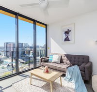 KOZYGURU FORTITUDE VALLEY AMAZING VIEW 2BED APT  FREE PARKING QFV010 - Accommodation Port Macquarie