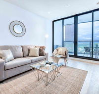KOZYGURU FORTITUDE VALLEY HIGH LEVEL 2 BED APT  FREE PARKING QFV179-2612 - Accommodation Port Macquarie