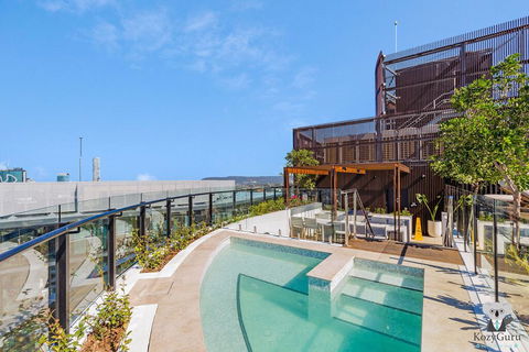 KOZYGURU FORTITUDE VALLEY HOLIDAY STYLE 2 BED APT FREE PARKING QFV211-1601 - Accommodation Port Macquarie 2