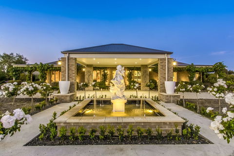La Bella Vita - Accommodation Port Macquarie 0