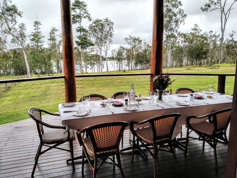 Lake Tinaroo Waterfrontage - Accommodation Port Macquarie 1