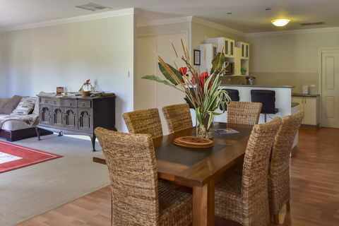 Lake Tyrrell Accommodation LTA - Accommodation Port Macquarie 1