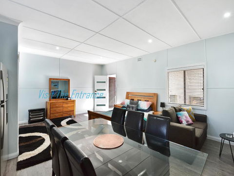 Lakeside House & Cabin - Accommodation Port Macquarie 1