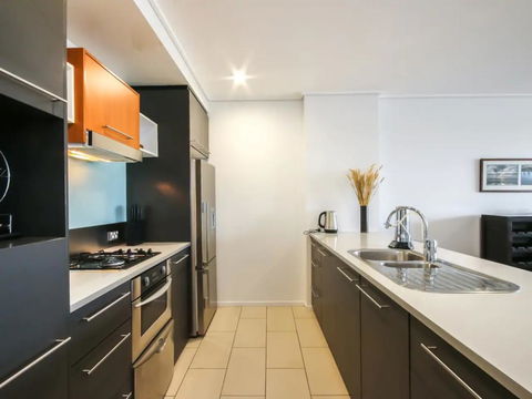 Large 3 Bedroom Apartment With River Views Near The Stadium - Accommodation Port Macquarie 1