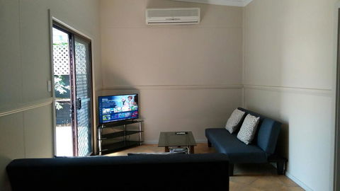 Large 6-Bedroom House With Wifi & Netflix Close To Singleton CBD Hunter Valley - Accommodation Port Macquarie 1