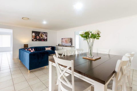Large Executive And Family Home - Flinders View - Accommodation Port Macquarie 0