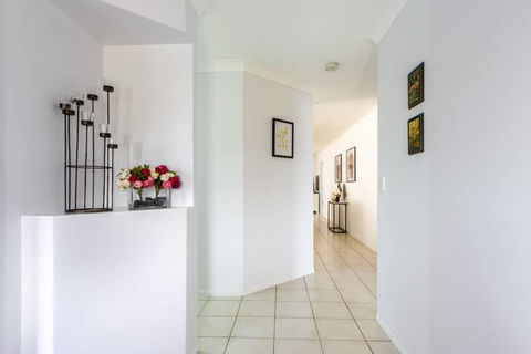 Large Executive And Family Home - Flinders View - Accommodation Port Macquarie 3