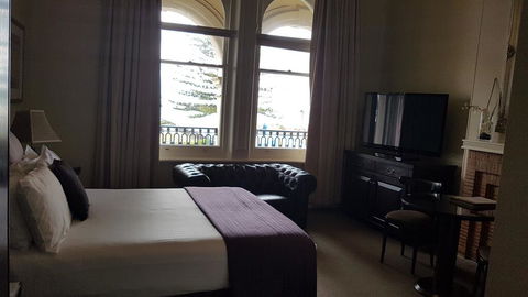 Largs Pier Hotel - Accommodation Port Macquarie 2