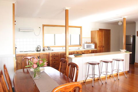 Lazy Wave Beach House - Accommodation Port Macquarie 1