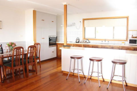 Lazy Wave Beach House - Accommodation Port Macquarie 2