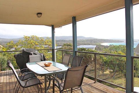 Lazy Wave Beach House - Accommodation Port Macquarie 0