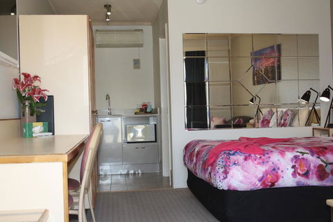 Leagues Motel - Accommodation Port Macquarie 2