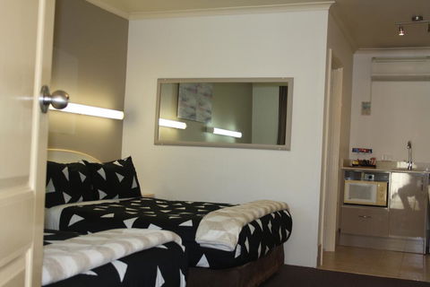 Leagues Motel - Accommodation Port Macquarie 3