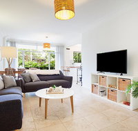 Light and airy garden apartment steps from surf - Accommodation Port Macquarie