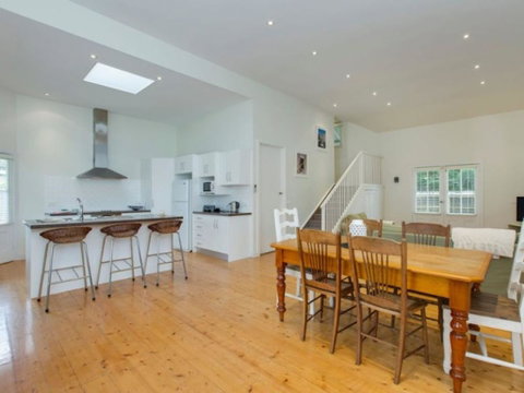 Linga Longa - Accommodation Port Macquarie 1