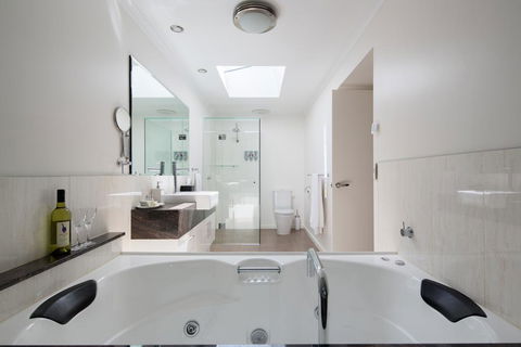 Luna Blu - Luxury B&B - Accommodation Port Macquarie 2