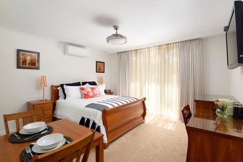 Luna Blu - Luxury B&B - Accommodation Port Macquarie 0