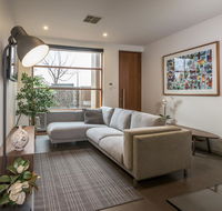 LUXE - Park views Wine Wifi Netflix Garage PETS ok - Accommodation Port Macquarie