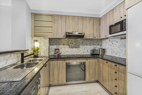 Luxurious Harbour View Apartment Steps From City - Accommodation Port Macquarie 2