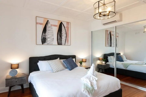 Luxurious Heritage Home With Harbour Bridge Views - Accommodation Port Macquarie 3