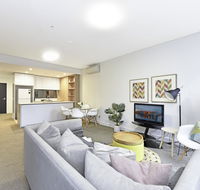 Luxury 1 bedroom  1 study with 1 parking - Accommodation Port Macquarie
