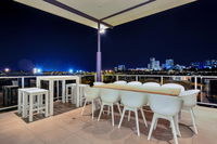 Luxury Darwin City Lights Jacuzzi Central Location Large House New Furnishings