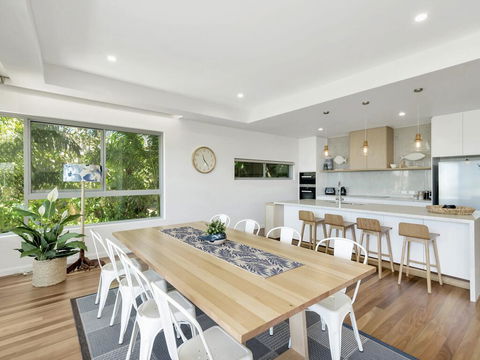 Luxury On Currumbin Beach - Accommodation Port Macquarie 1