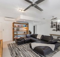 Luxury Pool Side Apartment in Beachfront Resort - Accommodation Port Macquarie
