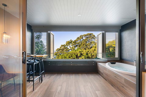 Luxury Spa Retreat With Ocean And Hinterland Views - Accommodation Port Macquarie 2