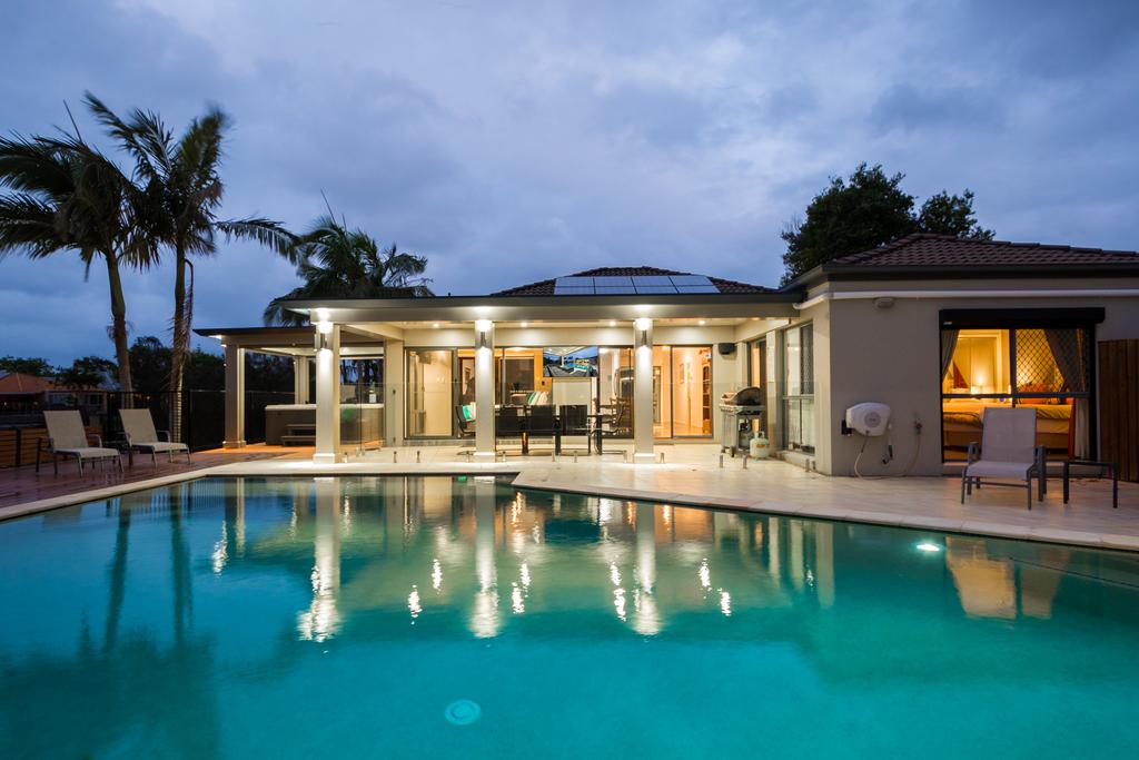 Burleigh Waters QLD Accommodation Port Macquarie