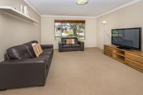 Macs Manor - Accommodation Port Macquarie 3