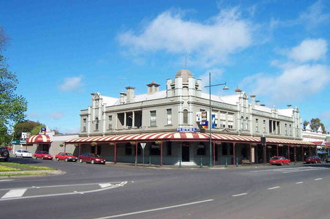 Madden's Commercial Hotel - Accommodation Port Macquarie 0
