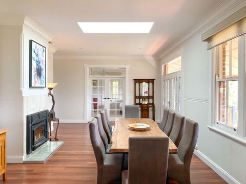 Magnificent COTILLION C1920 Federation Brilliance - Accommodation Port Macquarie 1