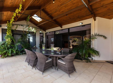Maidstone Executive Residence - Accommodation Port Macquarie 0