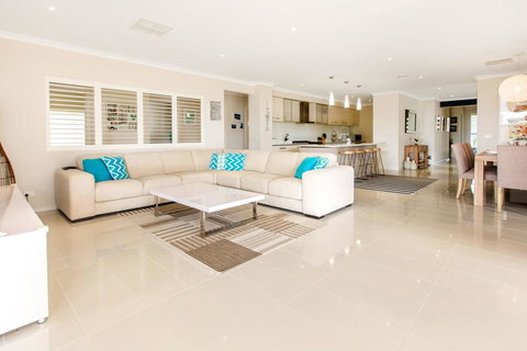 MALIBU - SAFETY BEACH - Accommodation Port Macquarie 3