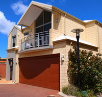 MANDURAH on the TERRACE - Accommodation Port Macquarie