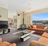 Manfield City Waterfront View Cottage - Accommodation Port Macquarie