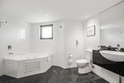 Mantra Parramatta - Accommodation Port Macquarie 3