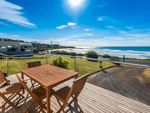 MAVI BEACH HOUSE - Beachfront, Wifi, Views - Accommodation Port Macquarie 0