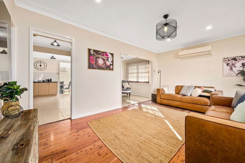 Memories On Mount View, Games Room, Cosy Wood Fire, Netflix - Accommodation Port Macquarie 3