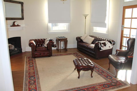 Mentor Chambers Apartment Bed & Breakfast - Accommodation Port Macquarie 0