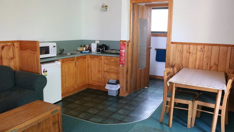 Meredith House & Apartments Strahan - Accommodation Port Macquarie 3