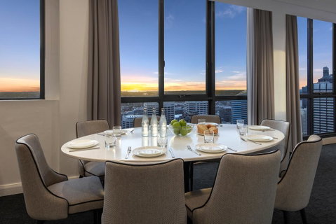 Meriton Suites Pitt Street - Accommodation Port Macquarie 2