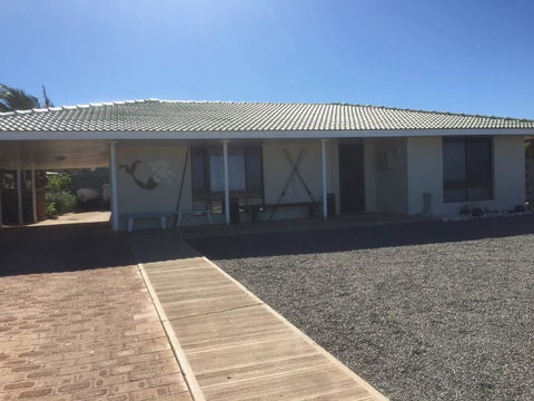 Mermaid Beachside Accommodation - Accommodation Port Macquarie 0
