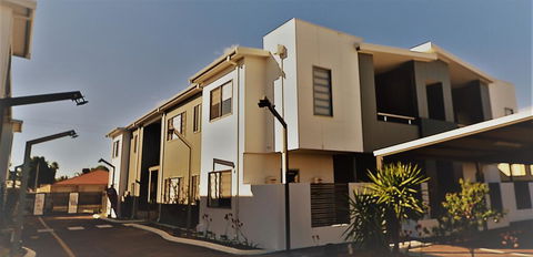 MERRIFIELD Foothill Suites - RELAXING LIFETYLE CHOICE - Accommodation Port Macquarie 3