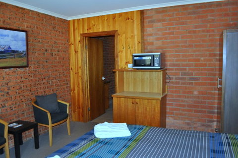 Merrijig Motor Inn - Accommodation Port Macquarie 2