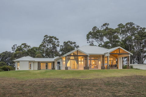 Metricup House - Elegant Country Retreat - Accommodation Port Macquarie 1